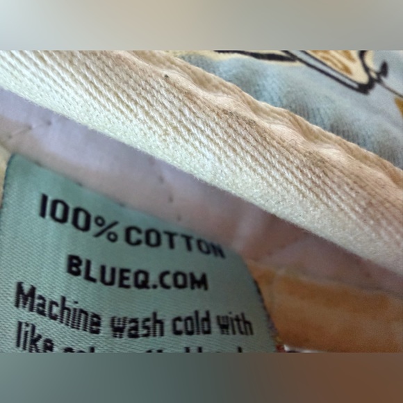 Blue Q Light Blue Oven Mitt with Humorous Text - Picture 5 of 6